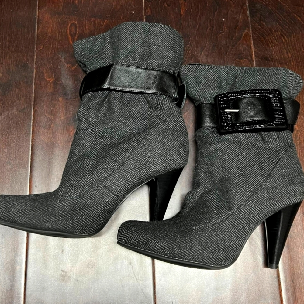 Bakers - Tweed Boots w/ Buckle - Size 9